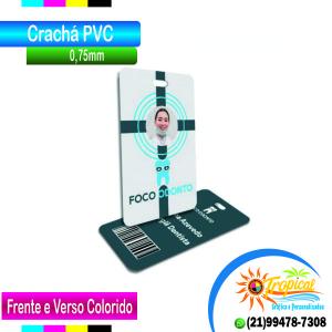 Crachá em PVC - Frente e Verso PVC 0,75mm 5.4x8.56 4x0 ( impressão somente Frente) Verniz total Corte Reto 